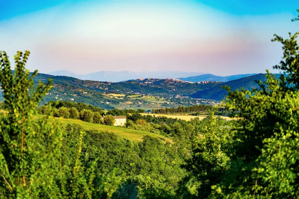 Odkryj Umbrię: zielone serce Włoch