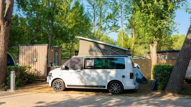 Comfort pitch with private bathroom Trasimeno_cover