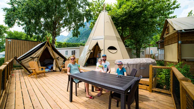 Tipi Lodge Idro_couverture