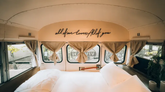 Glamping Chianti Schoolbus
