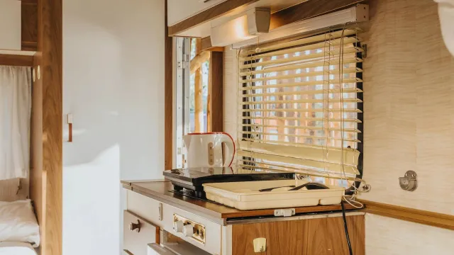 Glamping Trasimeno Roulotte kitchen