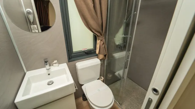 Next XL Superior bathroom