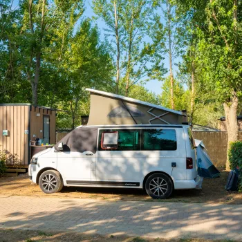 Comfort pitch with private bathroom Trasimeno_cover