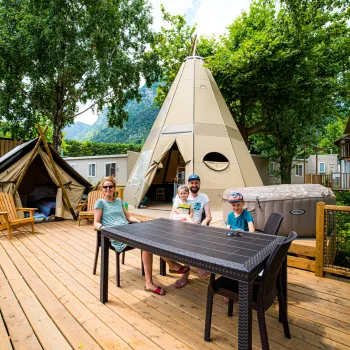 Tipi-Lodge Idro_cover