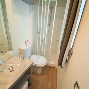Chianti Next bathroom