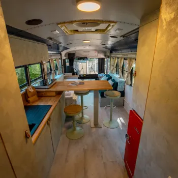 Glamping Vallicella Surf bus