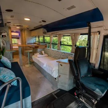 Glamping Vallicella Surf bus
