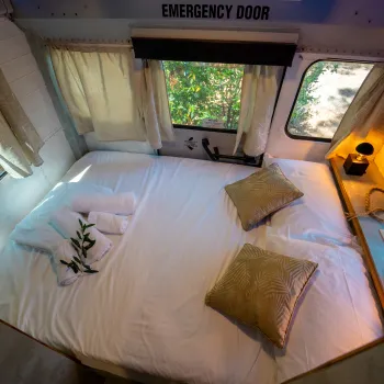 Glamping Vallicella Surf bus