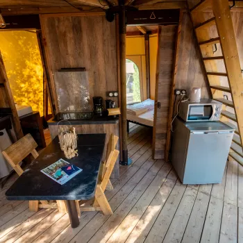 Glamping Vallicella Tipi Lodge living