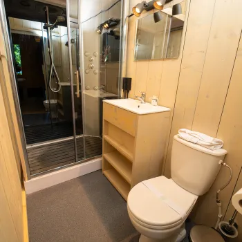 Vallicella Safari Tenten bathroom