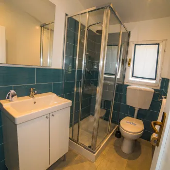Vallicella Chalet 4 pax bathroom