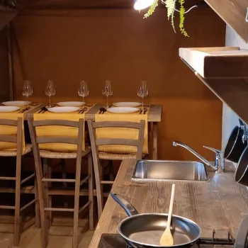 Vallicella Safari Lodge Special kitchen