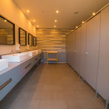 Vallicella Standard pitch showers