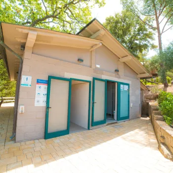 Vallicella Standard pitch sanitair building