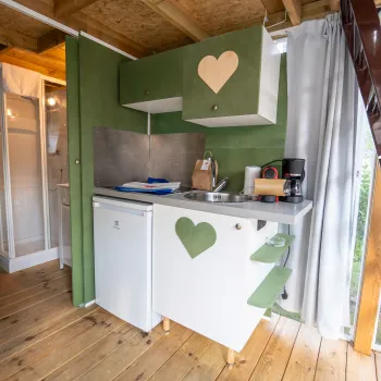 Glamping Weekend Air Lodge kitchen