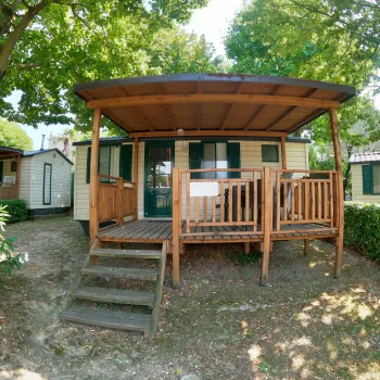 Glamping cottage in natural setting